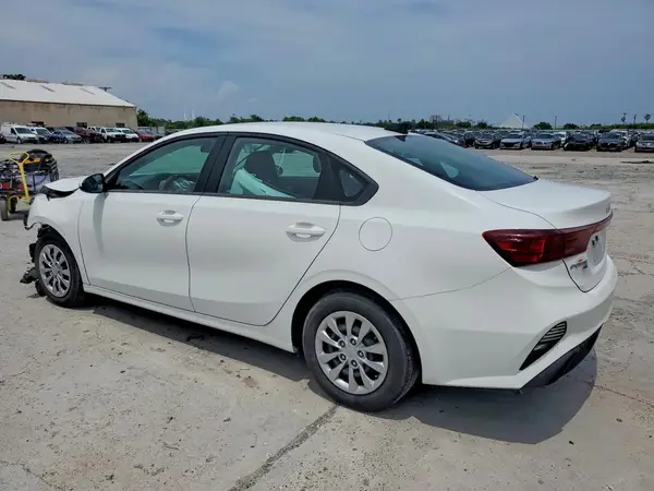 3KPF24AD9PE684593 2023 KIA FORTE - Image 2