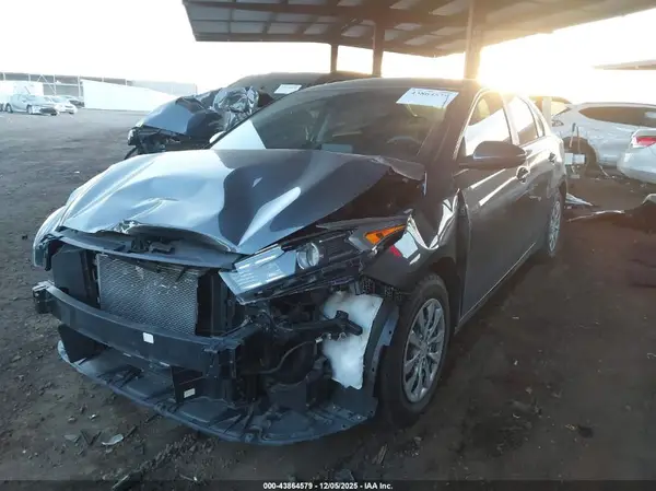 3KPF24AD9PE685646 2023 KIA FORTE - Image 2