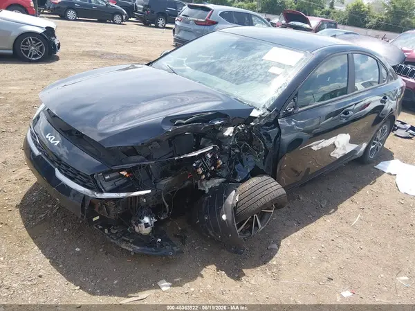 3KPF24AD9PE686263 2023 KIA FORTE - Image 2