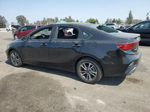 3KPF24AD9PE687333 2023 KIA FORTE - Image 2