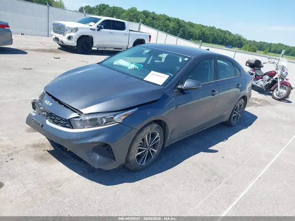 3KPF24AD9PE688093 2023 KIA FORTE - Image 2