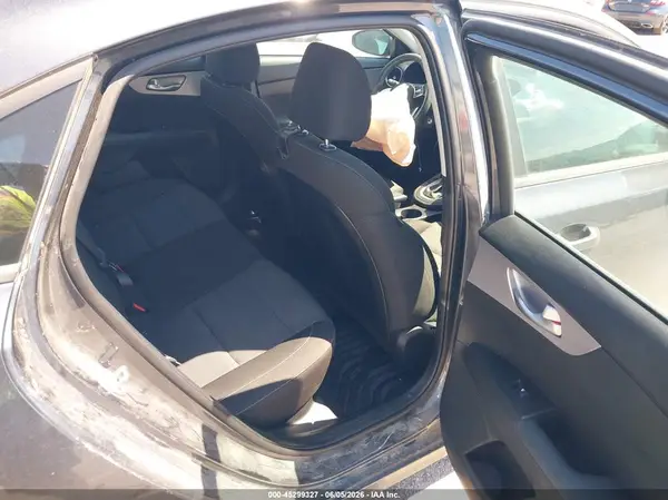 3KPF24AD9PE688093 2023 KIA FORTE - Image 8