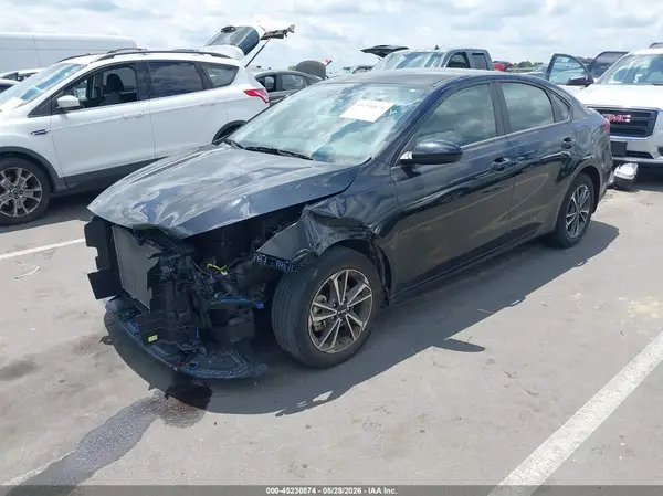 3KPF24AD9PE688918 2023 KIA FORTE - Image 2