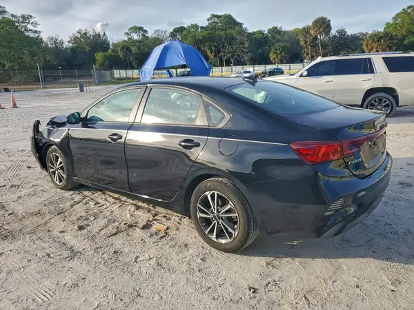 3KPF24AD9PE690068 2023 KIA FORTE - Image 2