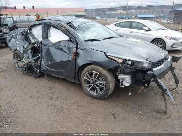 3KPF24AD9PE691284 2023 KIA FORTE - Image 1