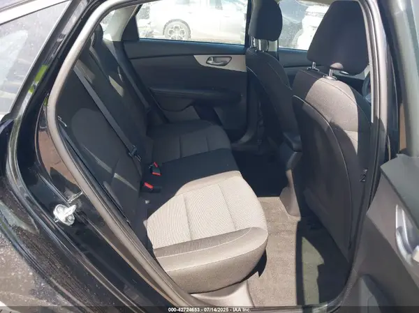 3KPF24AD9PE692466 2023 KIA FORTE - Image 8