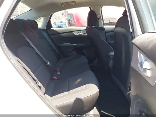 3KPF24AD9PE692550 2023 KIA FORTE - Image 8