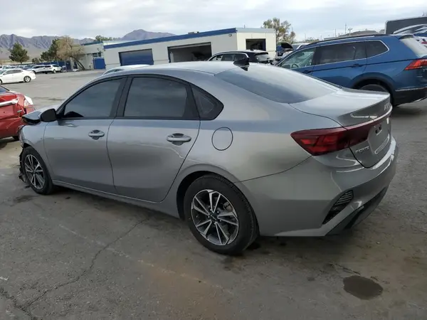 3KPF24AD9PE692628 2023 KIA FORTE - Image 2