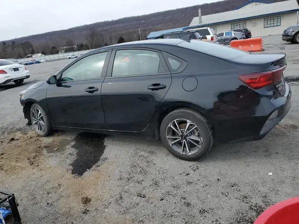 3KPF24AD9PE692774 2023 KIA FORTE - Image 2