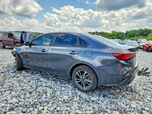 3KPF24AD9PE693116 2023 KIA FORTE - Image 2