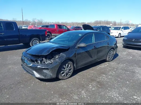 3KPF24AD9RE694933 2024 KIA FORTE - Image 2