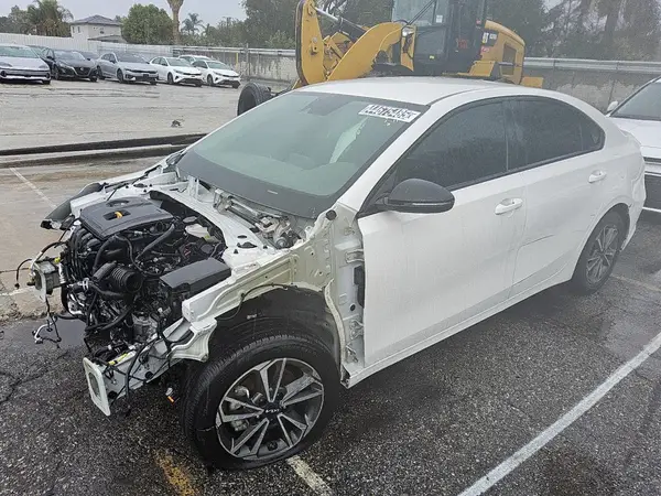 3KPF24AD9RE695144 2024 KIA FORTE - Image 1