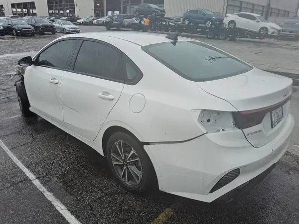 3KPF24AD9RE695144 2024 KIA FORTE - Image 2