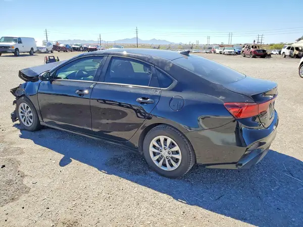 3KPF24AD9RE695337 2024 KIA FORTE - Image 2