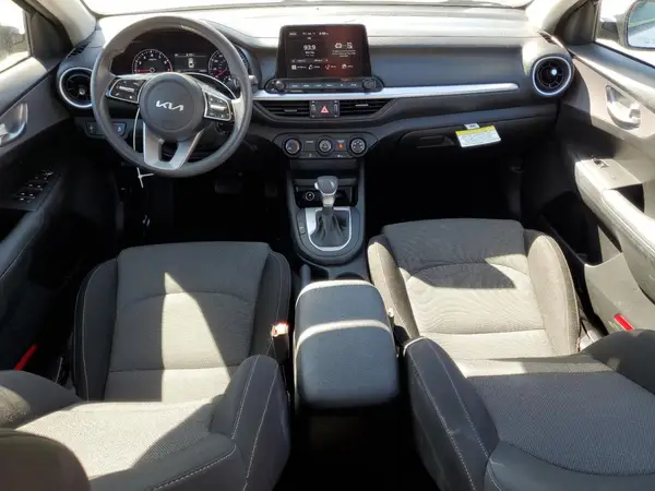 3KPF24AD9RE698030 2024 KIA FORTE - Image 8