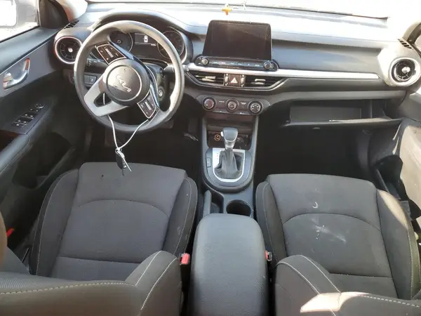3KPF24AD9RE698545 2024 KIA FORTE - Image 8