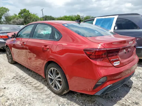 3KPF24AD9RE698898 2024 KIA FORTE - Image 2