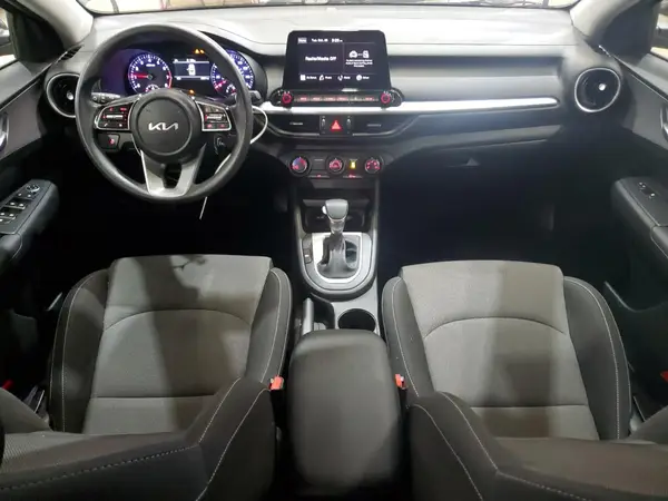 3KPF24AD9RE699338 2024 KIA FORTE - Image 8
