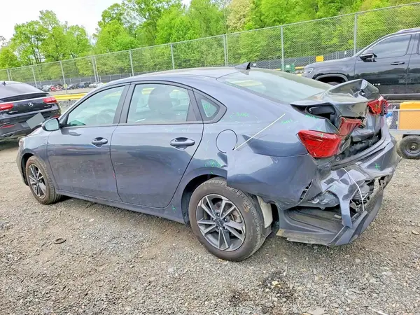 3KPF24AD9RE699744 2024 KIA FORTE - Image 2