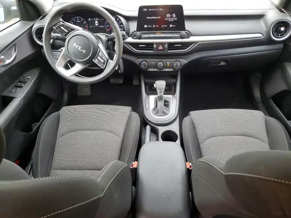 3KPF24AD9RE699744 2024 KIA FORTE - Image 8