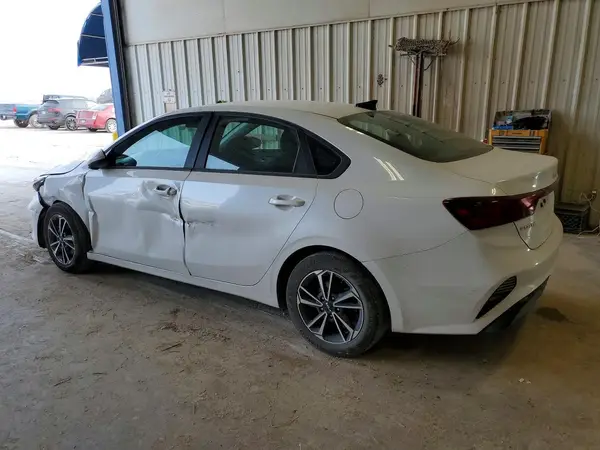 3KPF24AD9RE700620 2024 KIA FORTE - Image 2