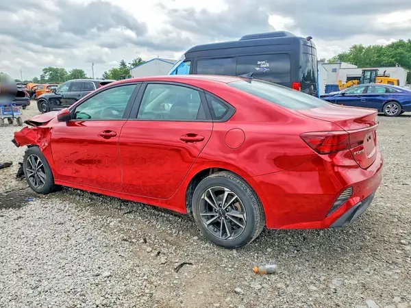 3KPF24AD9RE701444 2024 KIA FORTE - Image 2