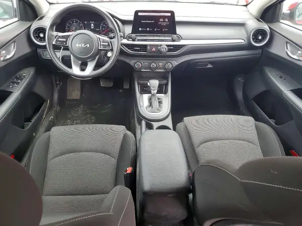 3KPF24AD9RE701444 2024 KIA FORTE - Image 8