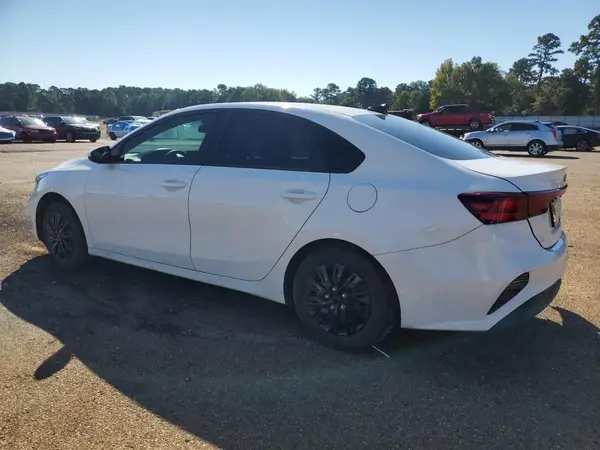3KPF24AD9RE701508 2024 KIA FORTE - Image 2