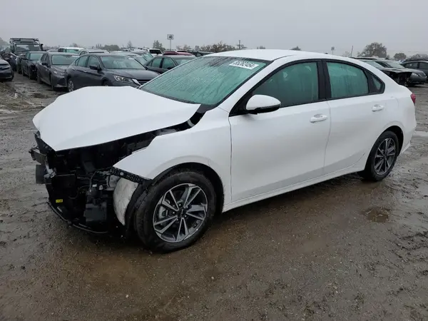 3KPF24AD9RE701914 2024 KIA FORTE - Image 1