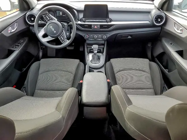 3KPF24AD9RE702013 2024 KIA FORTE - Image 8