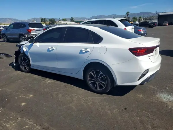 3KPF24AD9RE702027 2024 KIA FORTE - Image 2