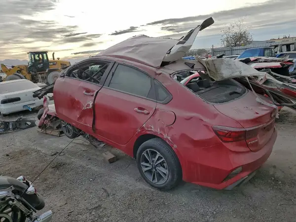 3KPF24AD9RE702254 2024 KIA FORTE - Image 2