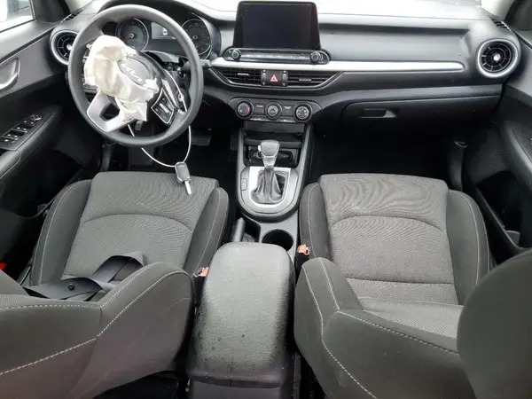 3KPF24AD9RE703856 2024 KIA FORTE - Image 8