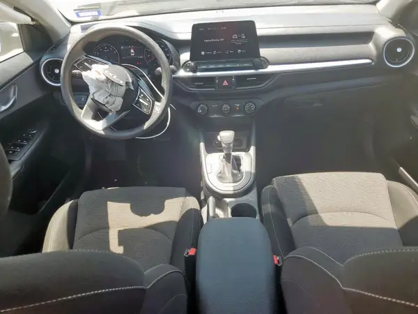 3KPF24AD9RE703954 2024 KIA FORTE - Image 8