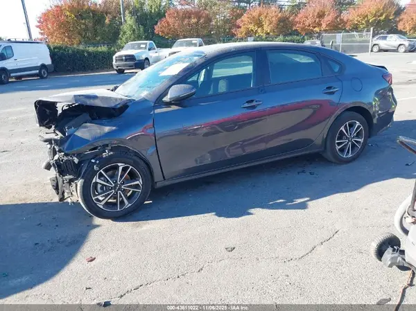 3KPF24AD9RE704926 2024 KIA FORTE - Image 2