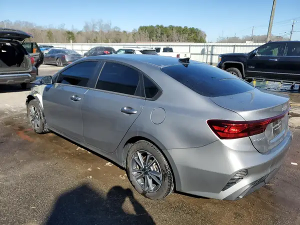 3KPF24AD9RE705011 2024 KIA FORTE - Image 2