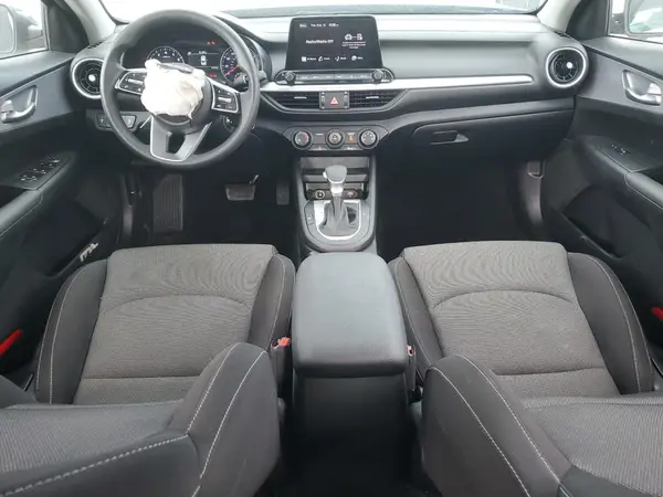 3KPF24AD9RE705266 2024 KIA FORTE - Image 8