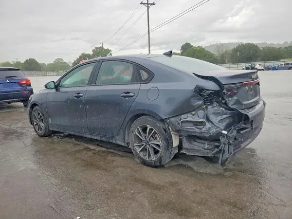 3KPF24AD9RE705879 2024 KIA FORTE - Image 2