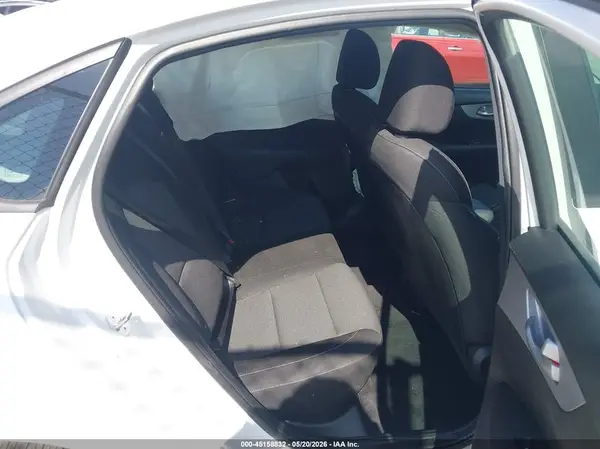 3KPF24AD9RE706207 2024 KIA FORTE - Image 8