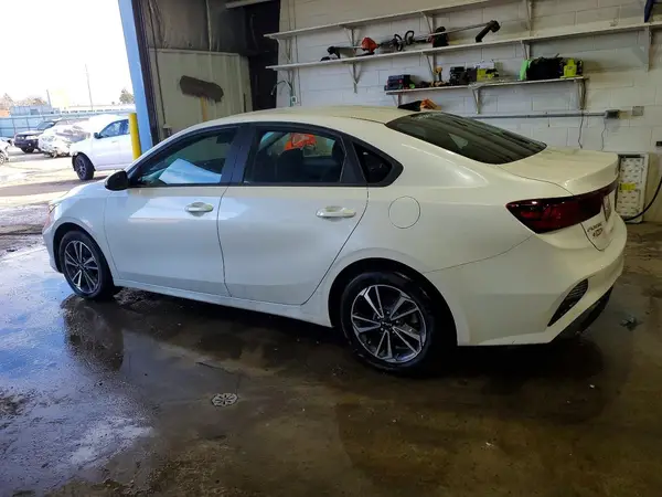 3KPF24AD9RE706885 2024 KIA FORTE - Image 2