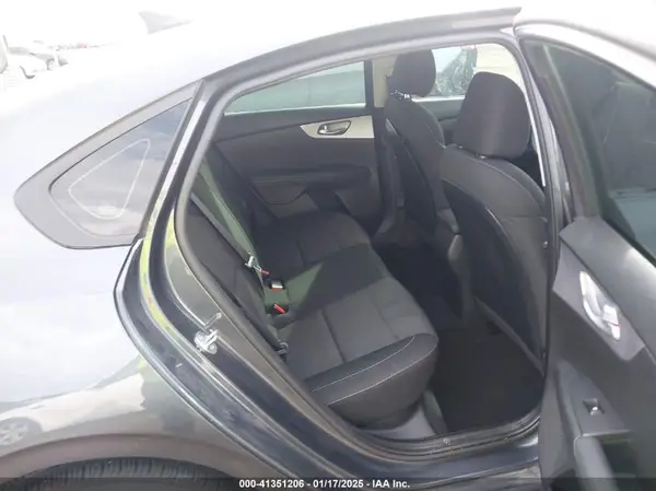3KPF24AD9RE709771 2024 KIA FORTE - Image 8