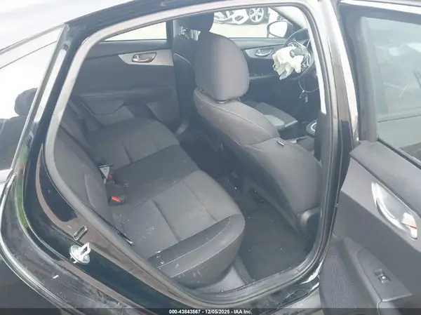 3KPF24AD9RE712881 2024 KIA FORTE - Image 8