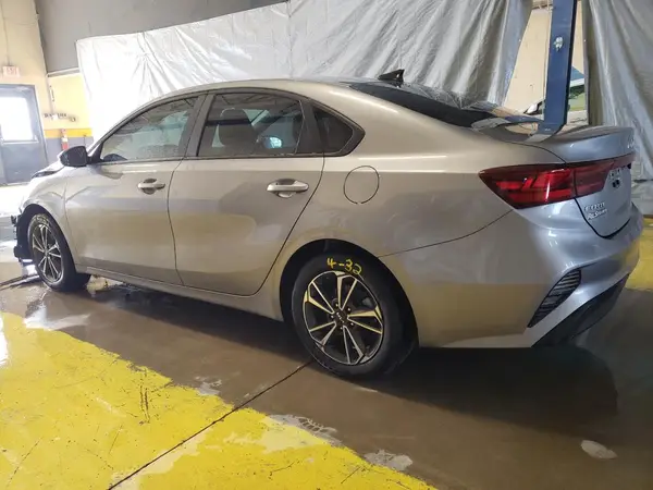 3KPF24AD9RE713383 2024 KIA FORTE - Image 2