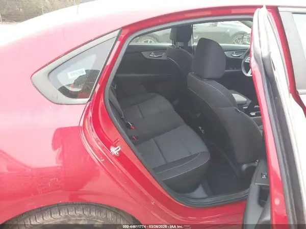 3KPF24AD9RE713433 2024 KIA FORTE - Image 8