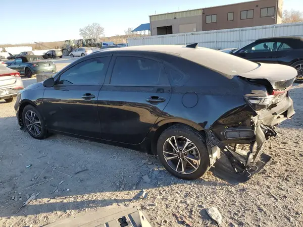 3KPF24AD9RE713609 2024 KIA FORTE - Image 2