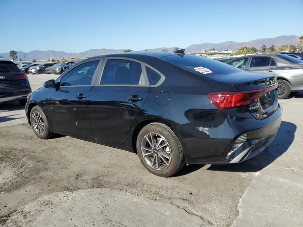 3KPF24AD9RE713657 2024 KIA FORTE - Image 2