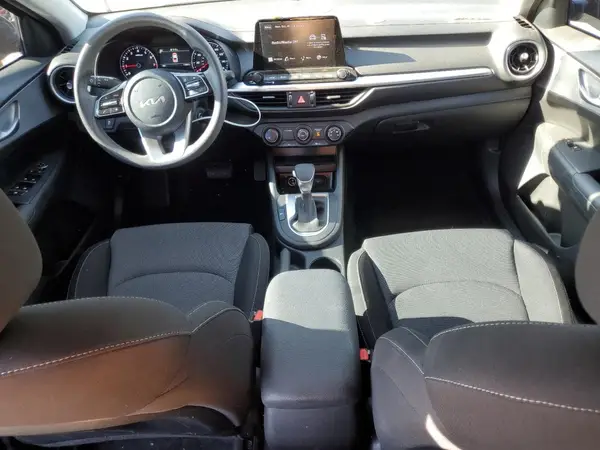 3KPF24AD9RE713657 2024 KIA FORTE - Image 8