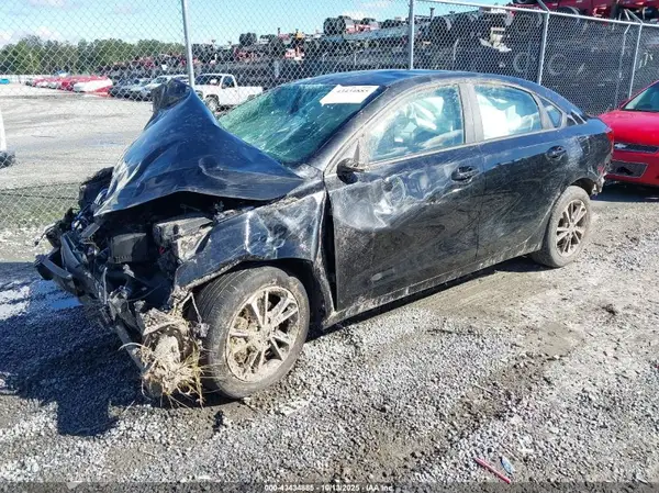 3KPF24AD9RE713688 2024 KIA FORTE - Image 2