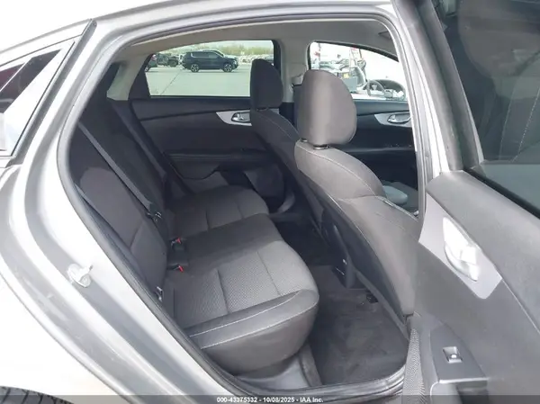 3KPF24AD9RE714632 2024 KIA FORTE - Image 8