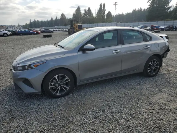 3KPF24AD9RE715490 2024 KIA FORTE - Image 1
